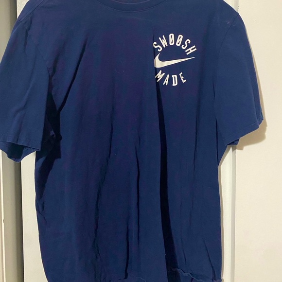 Nike tee - Picture 2 of 2
